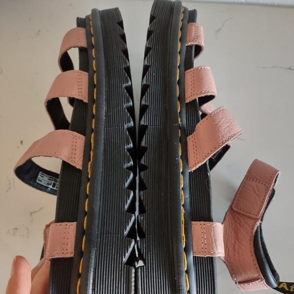 Dr. Martens Blaire Sandals Women's Size 10 Peach Ankle Strap Buckle Leather Nice - Picture 7 of 8